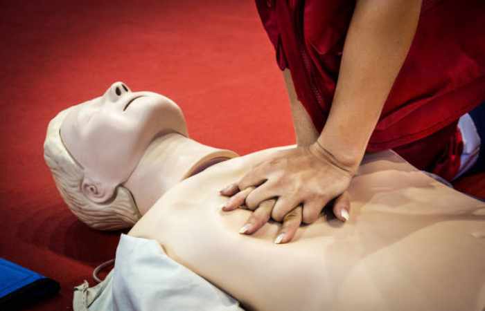 5 Reasons to Take CPR Training Courses Near You